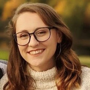 Meet your Posher, Adria